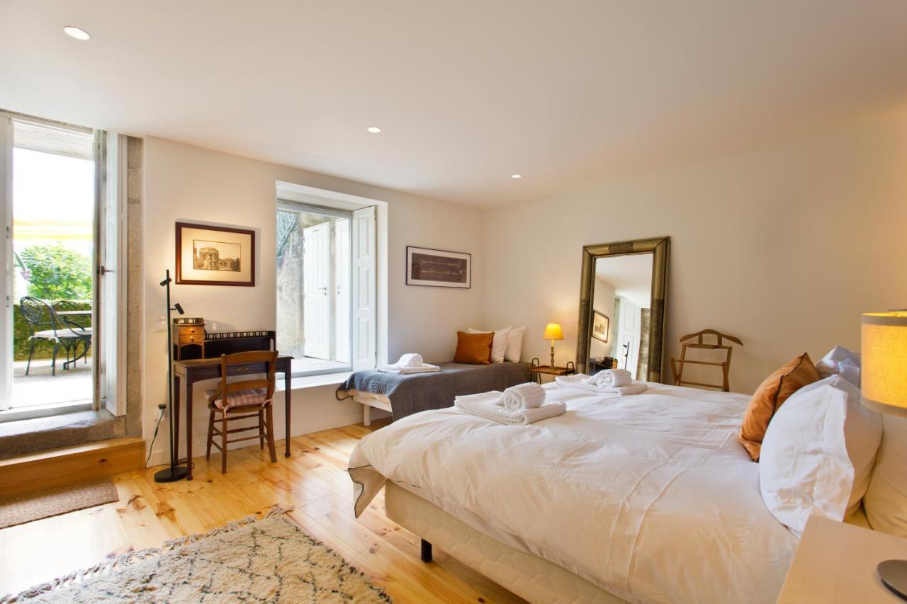 Boutique Rentals- Hidden Garden Porto'S Downtown Bagian luar foto