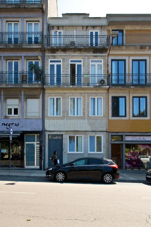 Boutique Rentals- Hidden Garden Porto'S Downtown Bagian luar foto